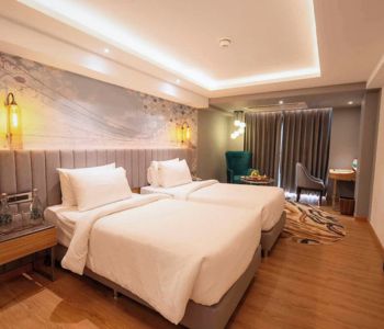 Golden Tulip Deluxe Room